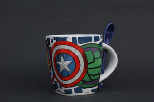 Taza cuadrada Avengers con cuchara